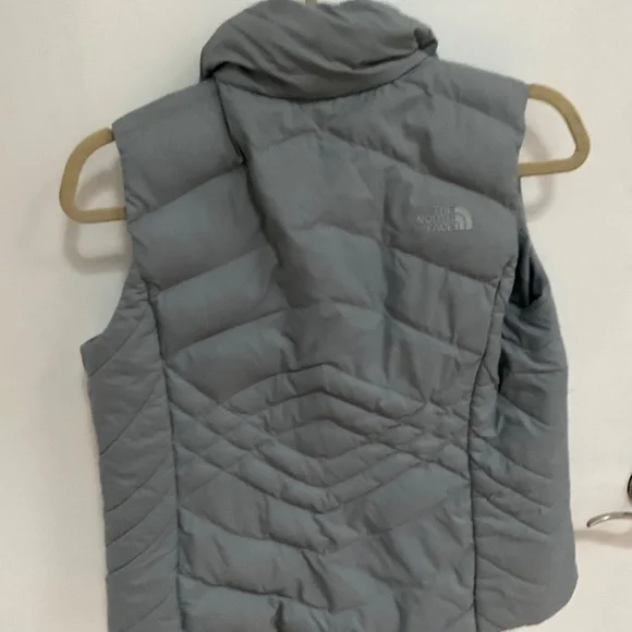 Woman’s small - Picture 2 of 3